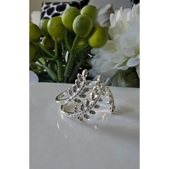 Sterling Silver Plated CZ Leaf Style Ring Size 8 New - Picture 4 of 4